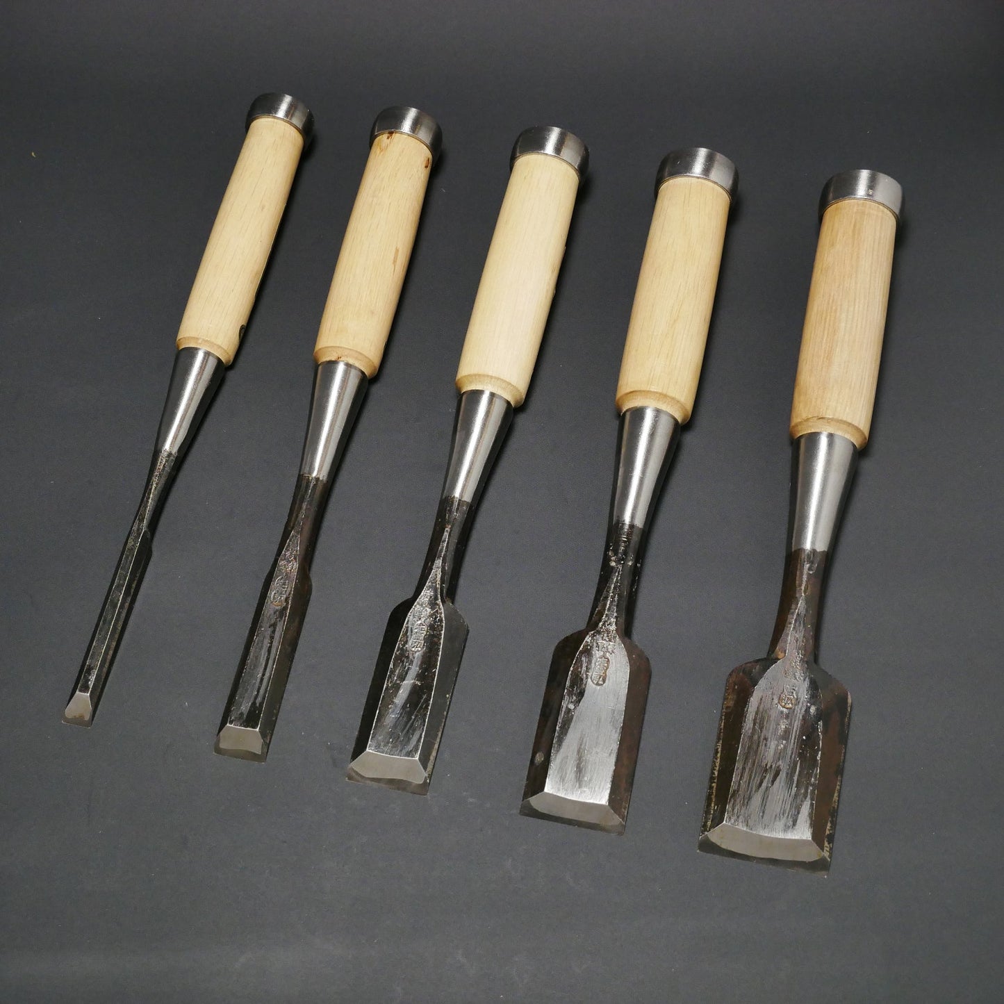 Hidarinobuhiro 左のぶ弘 - White paper steel - JAPANESE CARPENTRY TOOLS