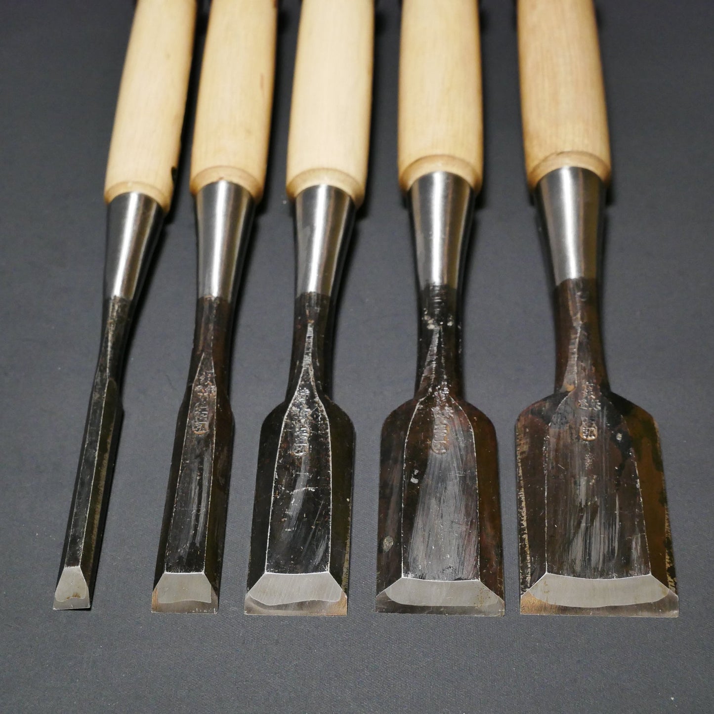 Hidarinobuhiro 左のぶ弘 - White paper steel - JAPANESE CARPENTRY TOOLS